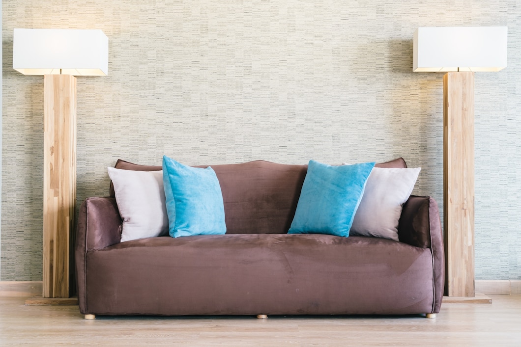 Jak wybrać idealną sofę do swojego salonu: praktyczne wskazówki i porady